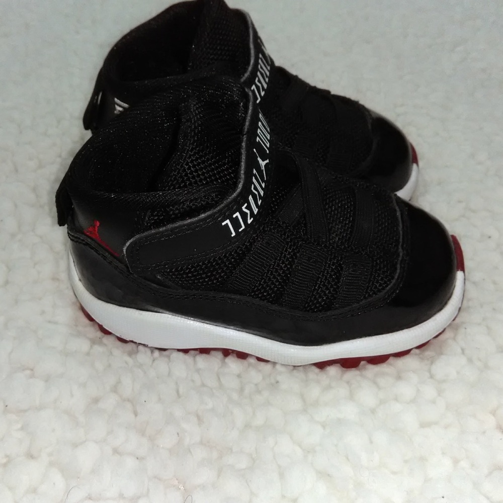 Toddler Retro Jordan Bred 11 Black/Red
